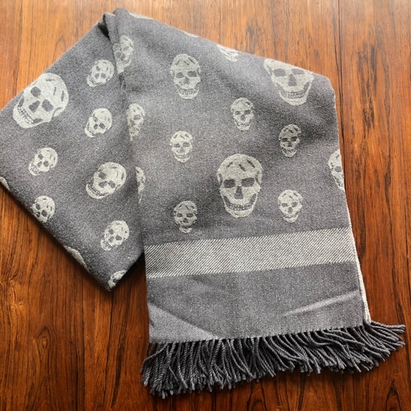 Alexander McQueen Other - Alexander McQueen skull blanket